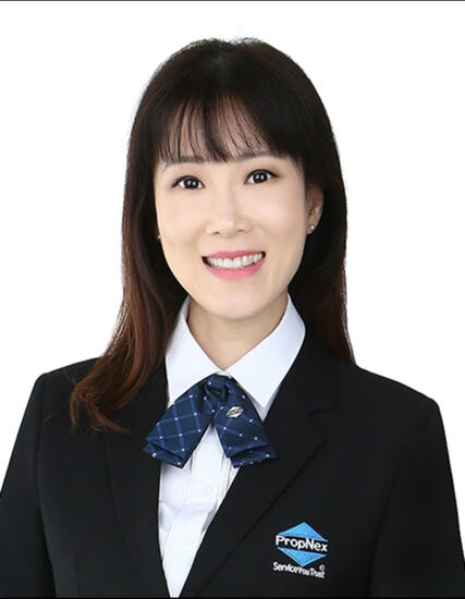 Esther Tay