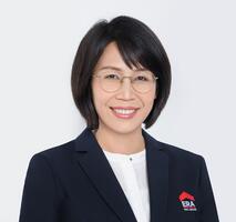 Lily Cheong 张立励
