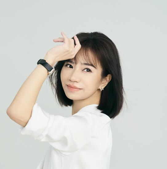 Elva Ou 欧阳