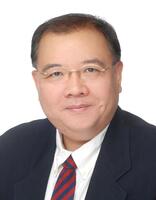 Dennis Tan