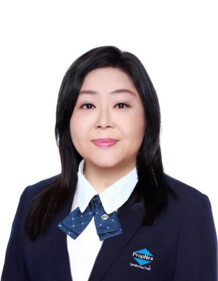 Claudia Ang