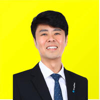 Dominic Sim Sobak