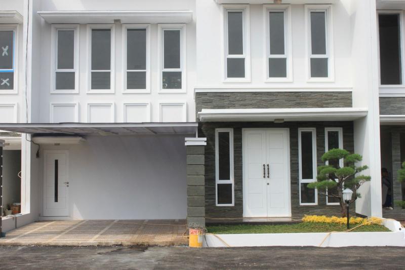 Townhouse Rockwell Mansion 2 dijual  Rumah.com