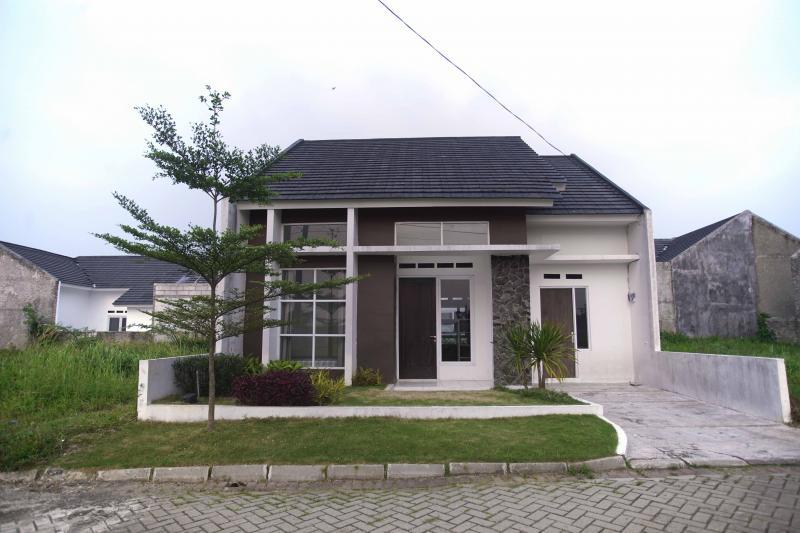 Ciomas Hills dijual  Rumah.com