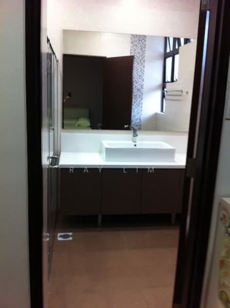 BELOW VAL! $21xx psf Renovated 2 Sty Inter Terrace 1km Rosyth School ! NR Kovan MRT/ Mall, Poh Huat Road, Hougang / Punggol / Sengkang, 4 Bedrooms, 2,400 sqft, Terraced House For Sale, by Ray Lim, 10783475 - Master Attached Bathrm - PropertyGuru.com.sg