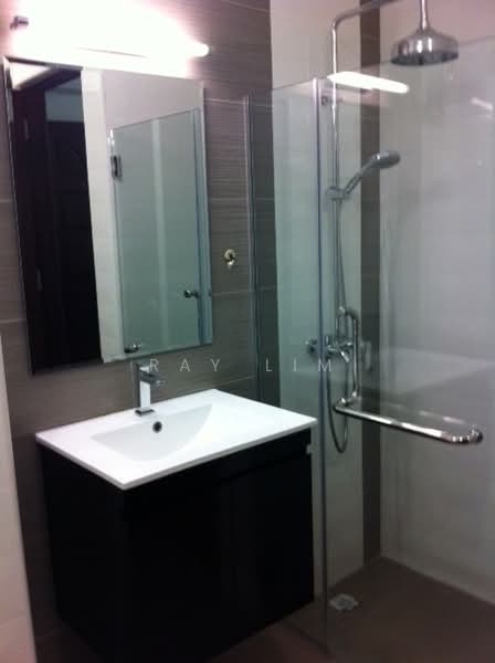 BELOW VAL! $21xx psf Renovated 2 Sty Inter Terrace 1km Rosyth School ! NR Kovan MRT/ Mall, Poh Huat Road, 4 Bedrooms, 2,400 sqft, Terraced House For Sale, by Ray Lim, 10783475 - 2nd Bedroom Ensuite/ Common Bathroom - PropertyGuru.com.sg