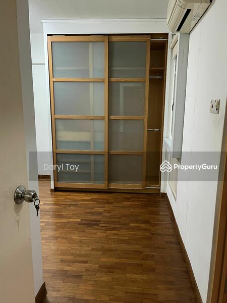Entrance to Master BR
