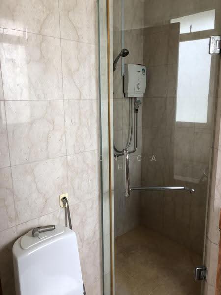 The Petals, 85 Hillview Avenue, Dairy Farm / Bukit Panjang / Choa Chu Kang, 3 Bedrooms, 1,259 sqft, Condominium For Rent, by Veronica Peh, 10872757 - Bathroom - PropertyGuru.com.sg