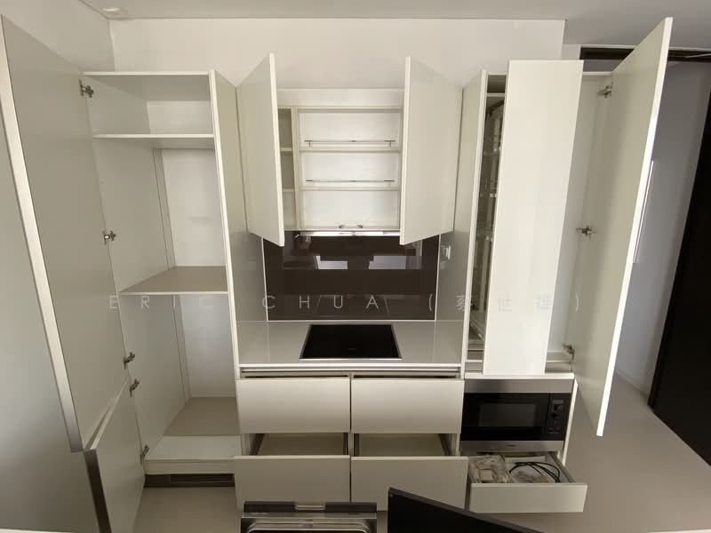 Scotts Square, 6 Scotts Road, Orchard / River Valley, 1 Bedroom, 635 sqft, Apartment For Rent, by Eric Chua (蔡世雄), 11302758 - Integrated fridge replaced 2 years ago - PropertyGuru.com.sg