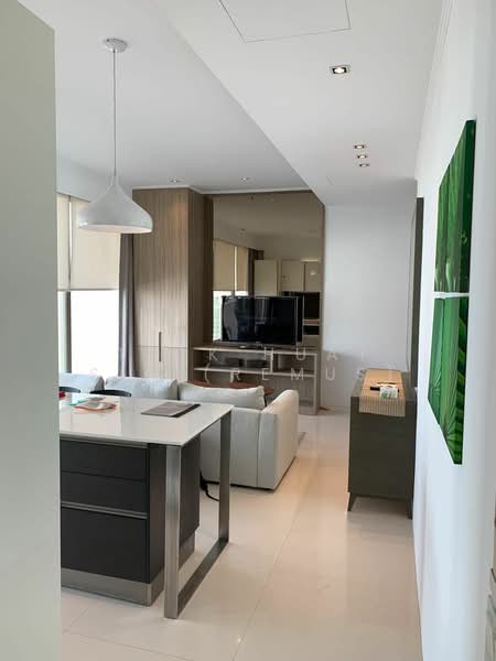 Scotts Square, 6 Scotts Road, 2 Bedrooms, 947 sqft, Apartment For Sale, by Teck Huat Sim (Remus), 11330870 - PropertyGuru.com.sg