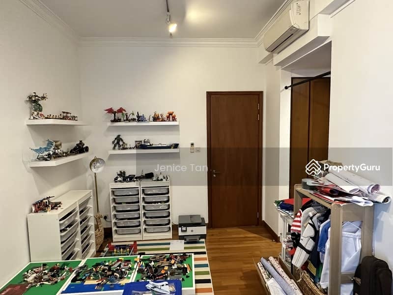 Four Seasons Park, 8 Cuscaden Walk, 6 Bedrooms, 3,821 sqft, Condominium For Rent, by Jenice Tan, 11346790 - Junior master bedroom  - PropertyGuru.com.sg