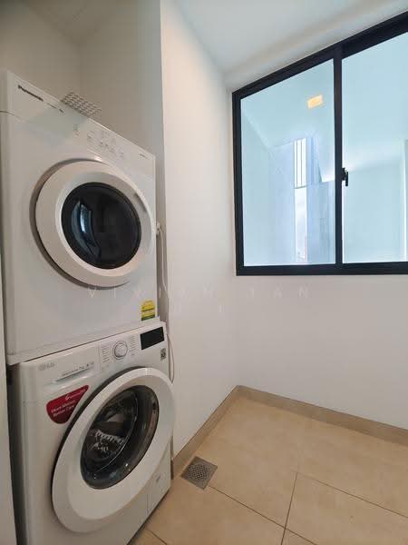 Parvis, 18 Holland Hill, Tanglin / Holland / Bukit Timah, 3 Bedrooms, 1,701 sqft, Condominium For Rent, by Vivian Tan B L, 11406805 - PropertyGuru.com.sg