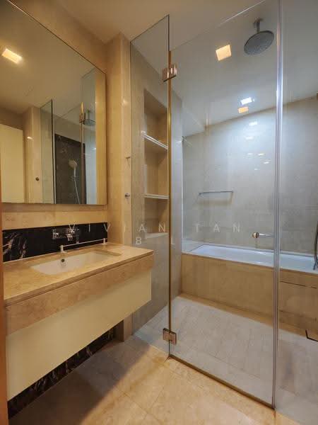 Parvis, 18 Holland Hill, Tanglin / Holland / Bukit Timah, 3 Bedrooms, 1,701 sqft, Condominium For Rent, by Vivian Tan B L, 11406805 - Bathroom - PropertyGuru.com.sg