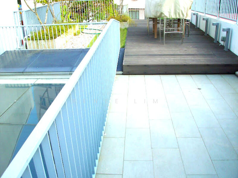 Roof terrace to chill out.