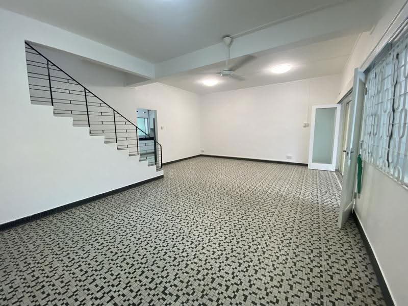 Chun Tin Road, Chun Tin Road, Clementi Park / Upper Bukit Timah, 3 Bedrooms, 1,800 sqft, Terraced House For Rent, by Cleo Lee, 11885278 - PropertyGuru.com.sg