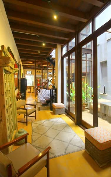 Everton Road, Everton Rd, 4 Bedrooms, 3,500 sqft, Conservation House For Rent, by Renee Lim, 11935298 - In style! - PropertyGuru.com.sg