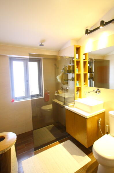 Everton Road, Everton Rd, 4 Bedrooms, 3,500 sqft, Conservation House For Rent, by Renee Lim, 11935298 - Master En-Suite - PropertyGuru.com.sg