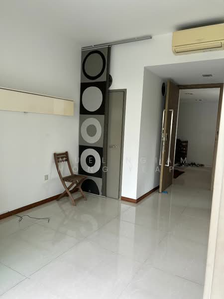 Trevista, 25 Lorong 3 Toa Payoh, 2 Bedrooms, 861 sqft, Condominium For Rent, by Samuel Ngiam Thong Yeap, 11948346 - Entrance with household shelterj - PropertyGuru.com.sg