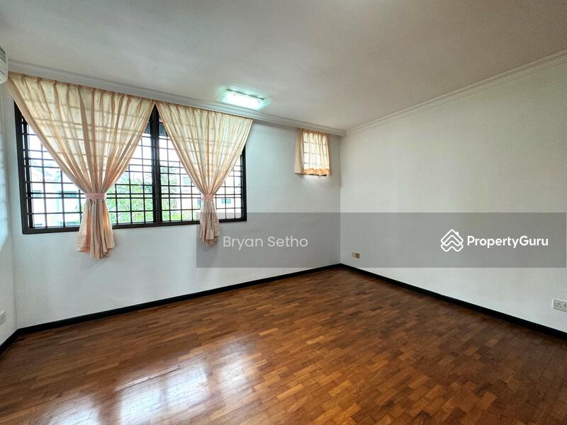 Highgate Crescent, Highgate Crescent, 4 Bedrooms, 2800 sqft, L RENT, by