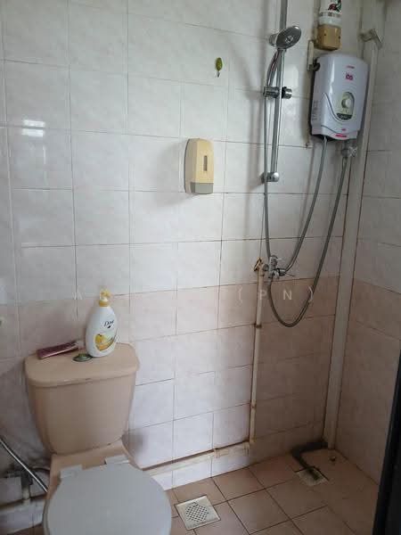 763 Bedok Reservoir View, 763 Bedok Reservoir View, Bedok / Upper East Coast, 3 Bedrooms, 1,238 sqft, HDB Flat For Rent, by Arvind (PN), 1248978 - Bathroom - PropertyGuru.com.sg
