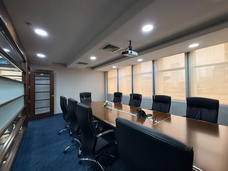 Peninsula Plaza, North Bridge Rd, City Hall / Clarke Quay, 2,379 sqft, Office For Rent, by Bill Singh, 1257977 - Meeting Room - CommercialGuru.com.sg