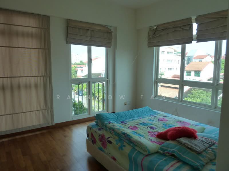 Meadow Lodge, 31 Chun Tin Road, 3 Bedrooms, 1,206 sqft, Condominium For Rent, by Rainbow Fan, 12582759 - Master Bedroom - PropertyGuru.com.sg