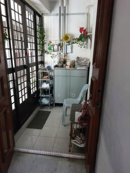 1 Queen's Road, 1 Queen's Road, Tanglin / Holland / Bukit Timah, 1 Bedroom, 1,291 sqft, HDB Flat For Rent, by Joey Ong 王祖鸸, 12620560 - Entrance - PropertyGuru.com.sg