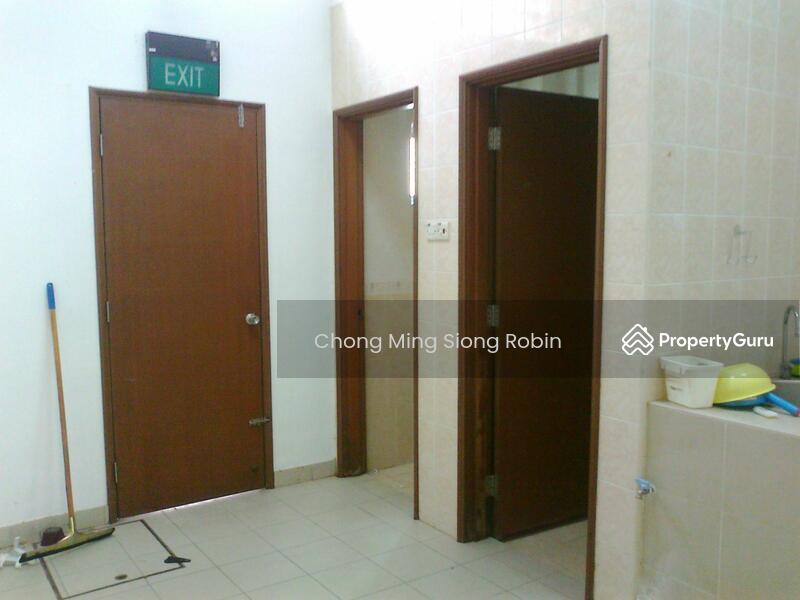 D08 ground floor shop space, 5 minute walk to Farrer Park MRT, Race Course Road, 1,160 sqft, Shop / Shophouse For Rent, by Chong Ming Siong Robin, 12695738 - Two washroom at real portion of shop - CommercialGuru.com.sg