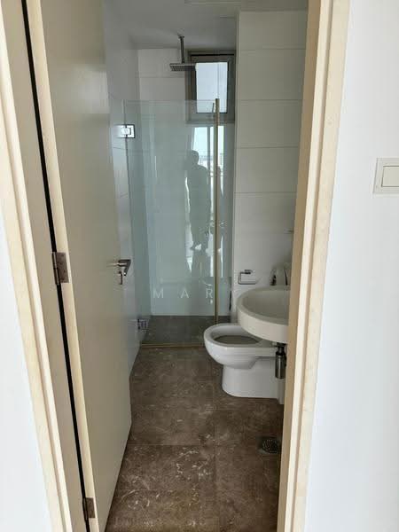 The Centris, 65 Jurong West Central 3, Boon Lay / Jurong / Tuas, 2 Bedrooms, 990 sqft, Condominium For Rent, by Mary Hendro, 12883975 - Bathroom - PropertyGuru.com.sg