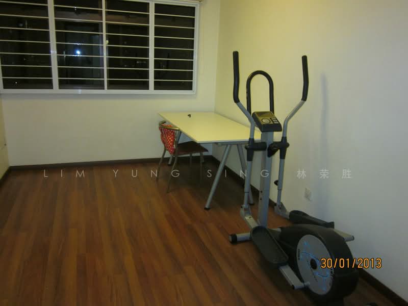17 Dover Crescent, 17 Dover Crescent, 2 Bedrooms, 1,000 sqft, HDB Flat For Rent, by Robert Lim Yung Sing 林榮燊, 12885293 - Study Room - PropertyGuru.com.sg