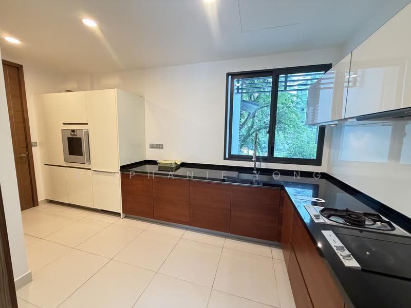 Volari, 12 Balmoral Road, Tanglin / Holland / Bukit Timah, 2 Bedrooms, 1,324 sqft, Apartment For Rent, by Stephanie Yong, 12922606 - Kitchen - PropertyGuru.com.sg
