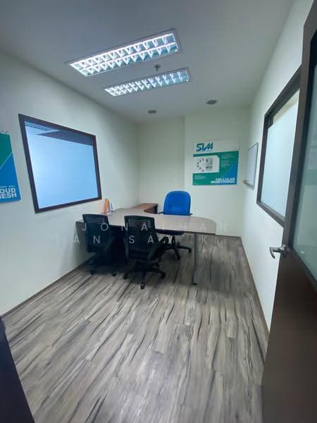 Vertex, 33 Ubi Avenue 3, Eunos / Geylang / Paya Lebar, 1,572 sqft, Light Industrial (B1) For Sale, by Jonathan Tan Say Keong, 13048804 - Study - CommercialGuru.com.sg