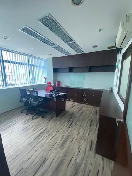 Vertex, 33 Ubi Avenue 3, Eunos / Geylang / Paya Lebar, 1,572 sqft, Light Industrial (B1) For Sale, by Jonathan Tan Say Keong, 13048804 - Study - CommercialGuru.com.sg