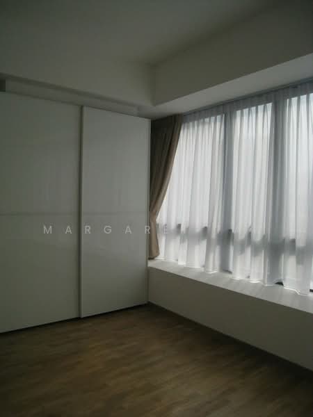 Trilight, 9 Newton Road, 2 Bedrooms, 1,109 sqft, Condominium For Rent, by Margaret Tan, 13105947 - full height wardrobe to bedrooms - PropertyGuru.com.sg