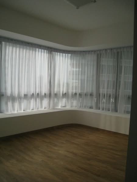 Trilight, 9 Newton Road, 2 Bedrooms, 1,109 sqft, Condominium For Rent, by Margaret Tan, 13105947 - Spacious master bedroom - PropertyGuru.com.sg