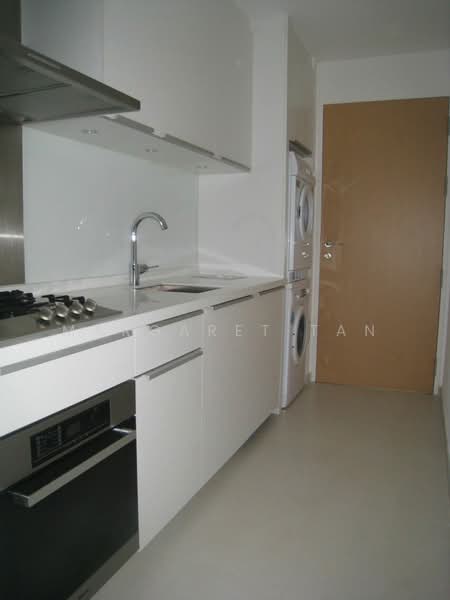 Trilight, 9 Newton Road, 2 Bedrooms, 1,109 sqft, Condominium For Rent, by Margaret Tan, 13105947 - Quality equipped kitchen area - PropertyGuru.com.sg