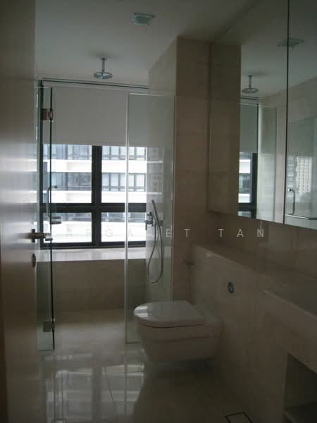 Trilight, 9 Newton Road, 2 Bedrooms, 1,109 sqft, Condominium For Rent, by Margaret Tan, 13105947 - attached bathroom to Master bedroom - PropertyGuru.com.sg