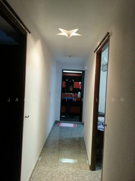 394 Bukit Batok West Avenue 5, 394 Bukit Batok West Avenue 5, 3 Bedrooms, 1,300 sqft, HDB Flat For Rent, by Jacqueline Leng, 13111734 - Rooms Entrance - PropertyGuru.com.sg