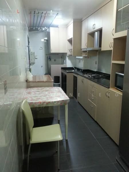 394 Bukit Batok West Avenue 5, 394 Bukit Batok West Avenue 5, 3 Bedrooms, 1,300 sqft, HDB Flat For Rent, by Jacqueline Leng, 13111734 - Kitchen - PropertyGuru.com.sg