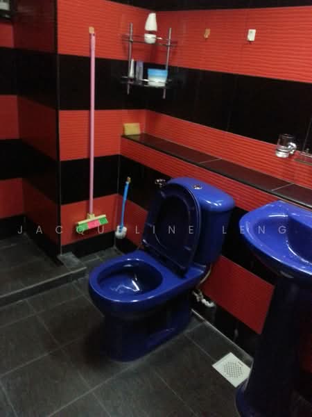 394 Bukit Batok West Avenue 5, 394 Bukit Batok West Avenue 5, 3 Bedrooms, 1,300 sqft, HDB Flat For Rent, by Jacqueline Leng, 13111734 - Common Toilet - PropertyGuru.com.sg
