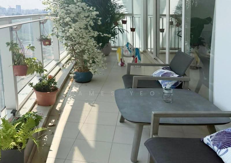 Saint Thomas Suites, 33 St Thomas Walk, Orchard / River Valley, 4 Bedrooms, 2,605 sqft, Condominium For Rent, by James Yeo, 13136201 - Balcony - PropertyGuru.com.sg