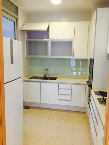 lovely kitchen w gas stove