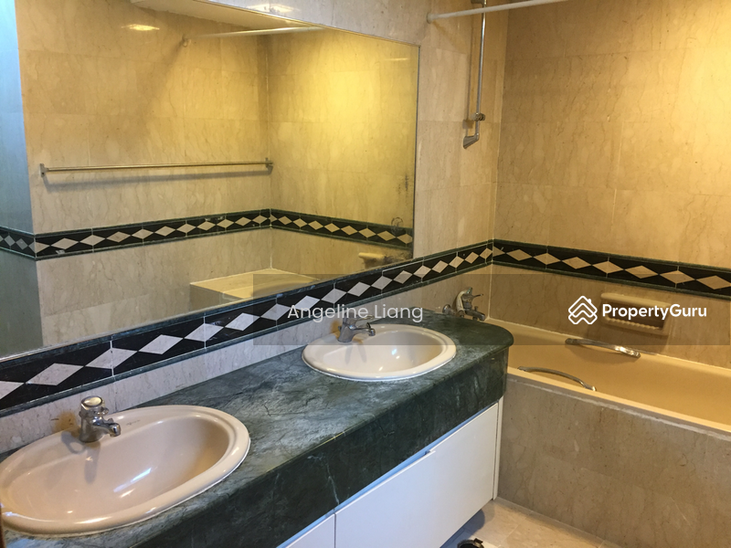 MASTER BATHTUB WITH 2 BASIN