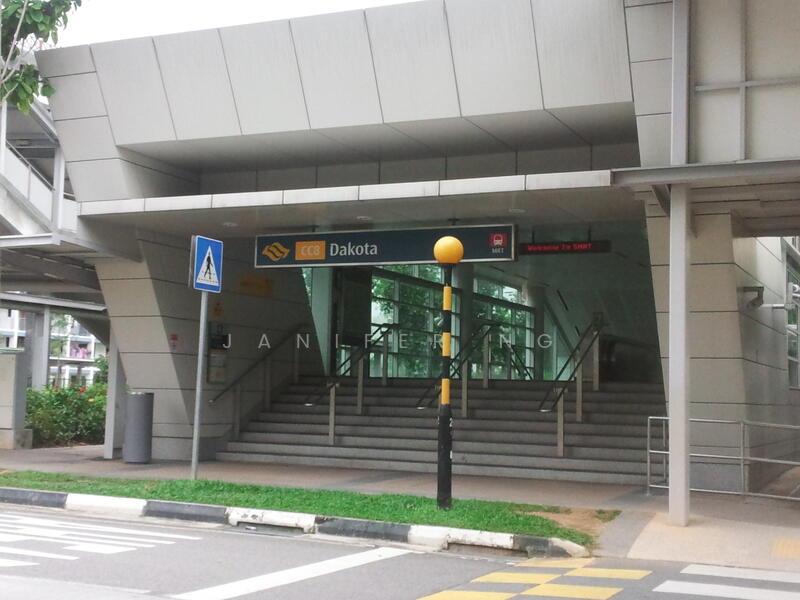 2 mins walk to MRT station