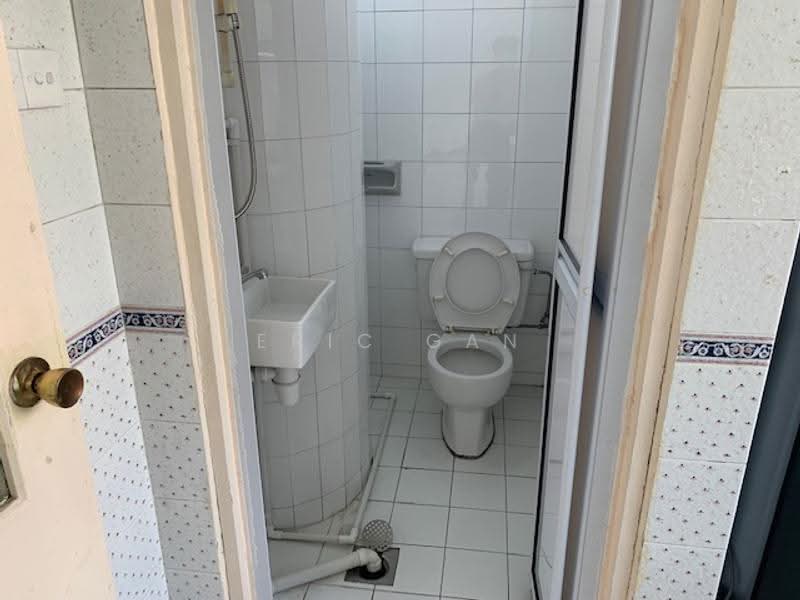 Siglap Centre, 55 Siglap Road, East Coast / Marine Parade, 2 Bedrooms, 1,230 sqft, Apartment For Rent, by Eric Gan, 13564620 - Bathroom - PropertyGuru.com.sg