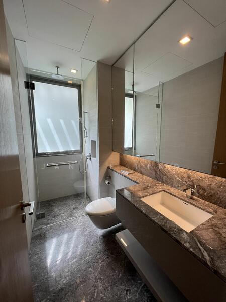 Common bathroom 