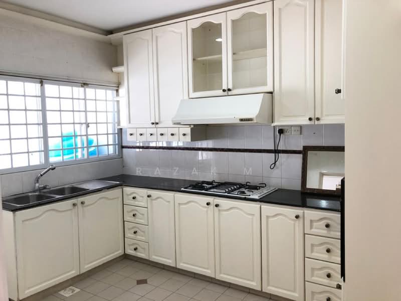 Lucky Heights Bayshore, Parbury Avenue, 4 Bedrooms, 2,200 sqft, Terraced House For Rent, by Razak ., 13812896 - PropertyGuru.com.sg