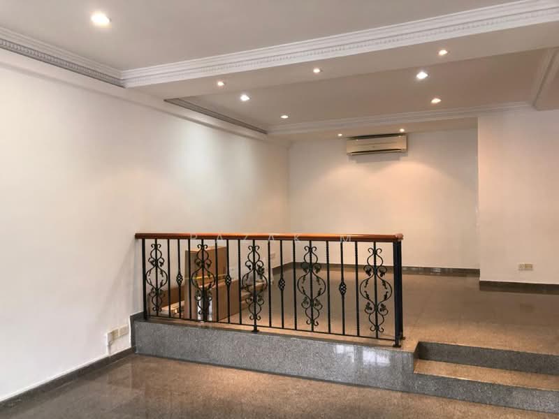 Lucky Heights Bayshore, Parbury Avenue, 4 Bedrooms, 2,200 sqft, Terraced House For Rent, by Razak ., 13812896 - PropertyGuru.com.sg