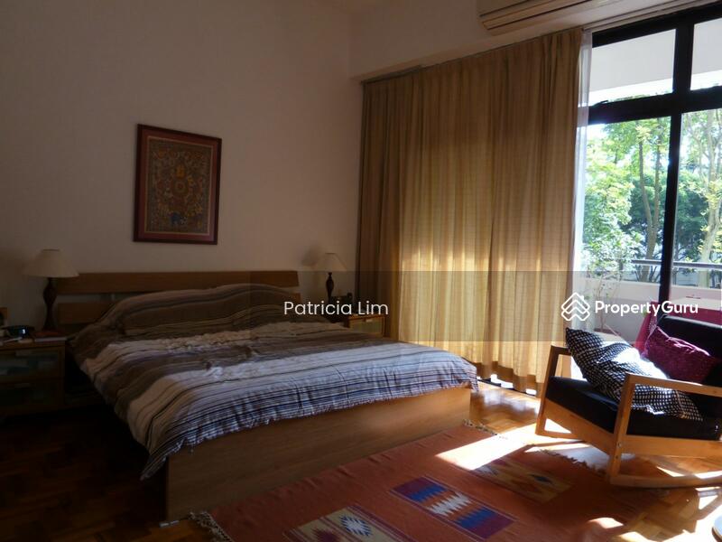 SPACIOUS MASTER BEDROOM
