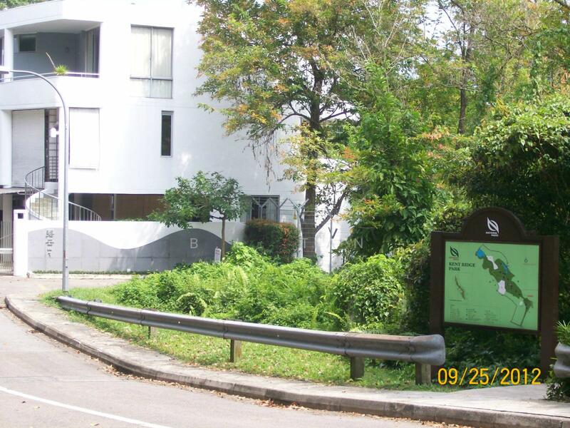 Side entrance entry to the huge  reserved  nature Kent Rige Park and Horti park 